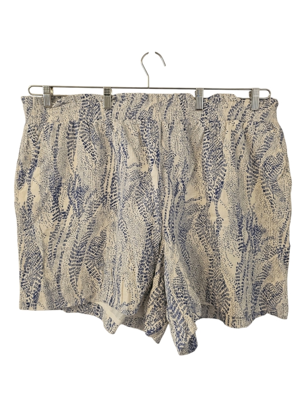White and Blue Penningtons Women's Printed Pull-On Crinkle Shorts